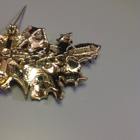 Gerry Jewelry Christmas Brooch Green Bough of Holly + Red Ribbon Bow - Picture 10 of 13